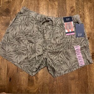 NWT Gap Pull On Tencel Shorts Olive Green Leaf Print Shorts Women’s Small